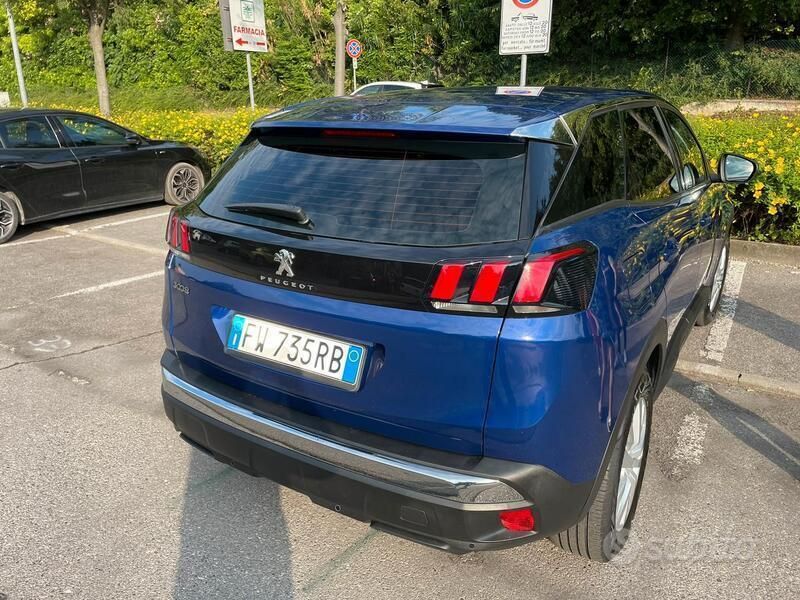 Usata Peugeot 3008 Business-Line 131 CV (96 kW) 2019 Blu SUV