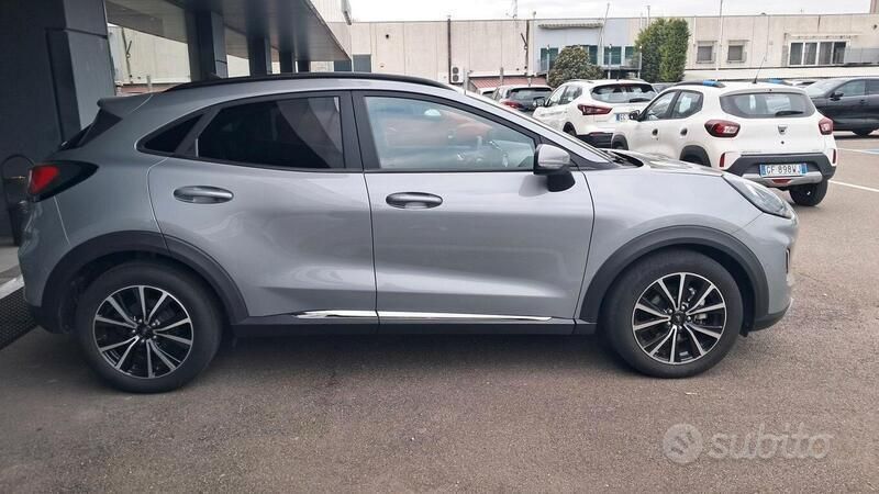 Usata Ford Puma Titanium 125 CV (91 kW) 2021 Grigio Station wagon