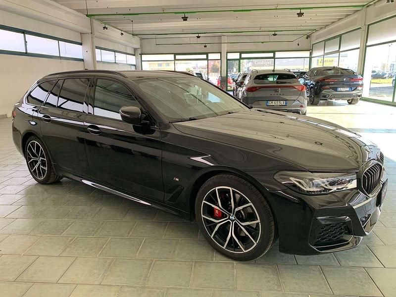 Nero Usata 2024 BMW 520 M Sport Station wagon | 50.000 € (Molto cara) - Immagine 1/4