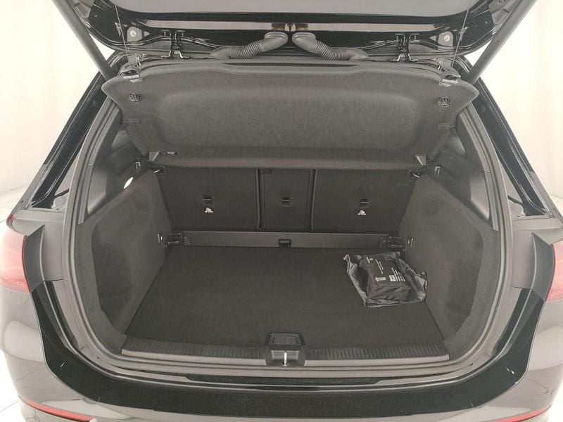 Usata Mercedes B200 AMG Line Premium 150 CV (110 kW) 2024 Nero Monovolume