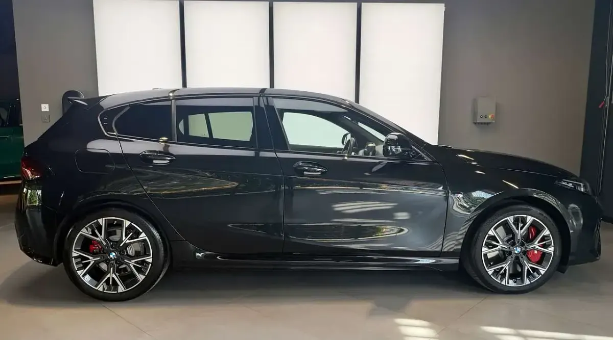 Usata BMW 120 M Sport 163 CV (119 kW) 2025 Nero Utilitaria