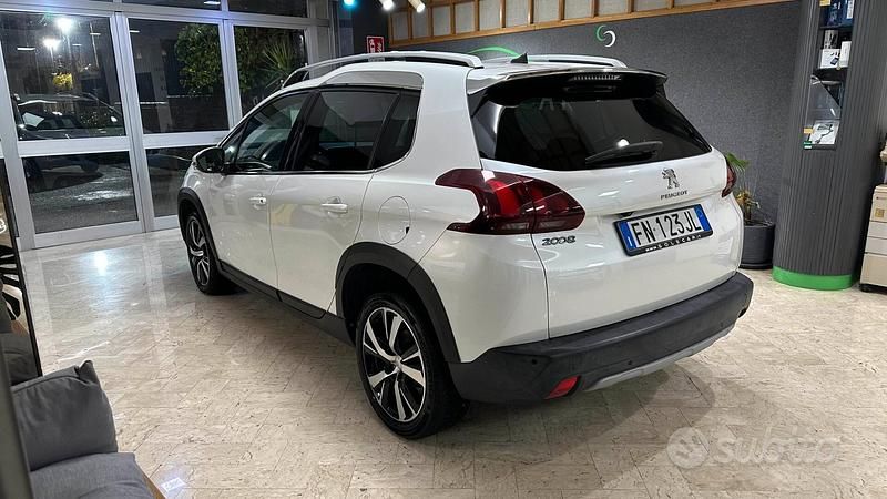 Usata Peugeot 2008 Allure 99 CV (72 kW) 2018 Bianco SUV