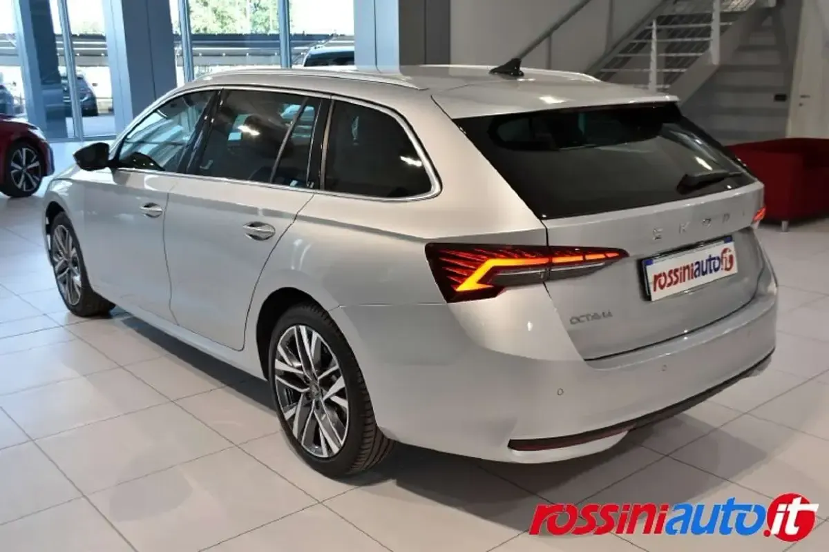 Usata Skoda Octavia Style 150 CV (110 kW) 2025 Argento tempesta Station wagon