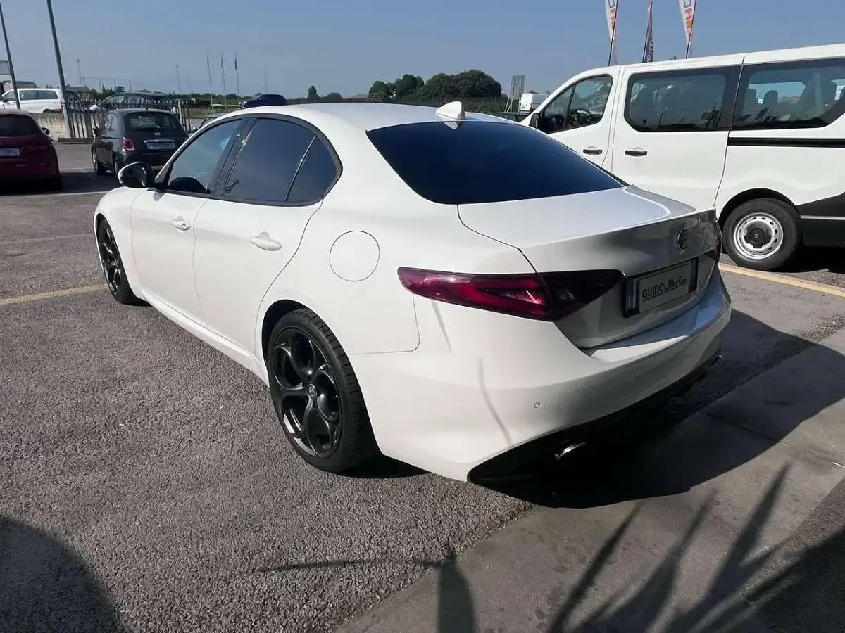 Usata Alfa Romeo Giulia Super 200 CV (147 kW) 2017 Bianco Berlina