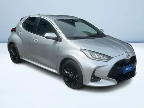 Usata Toyota Yaris Hybrid Lounge 2024 Grigio Berlina