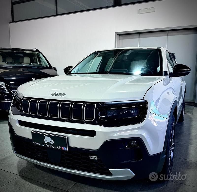 Usata Jeep Avenger Summit 101 CV (74 kW) 2023 Beige SUV