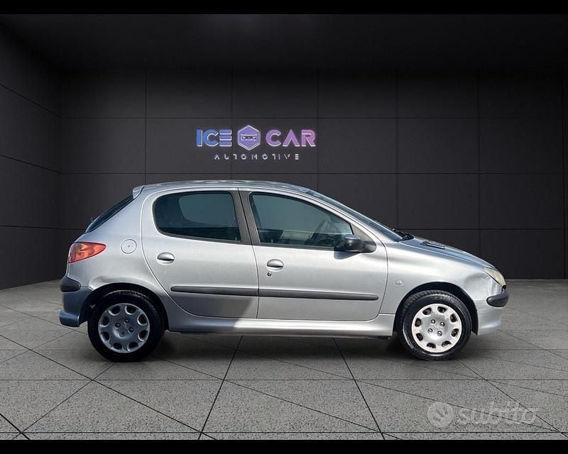 Usata Peugeot 206 68 CV (50 kW) 2003 Grigio Berlina