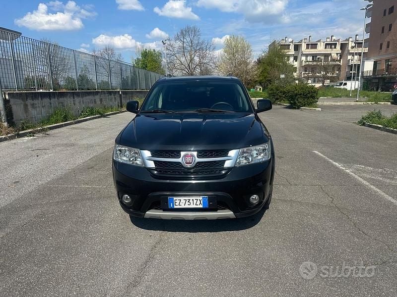 Usata Fiat Freemont Cross 140 CV (102 kW) 2015 Nero SUV