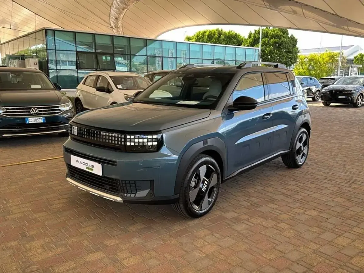 Nuova Fiat Grande Panda La Prima 101 CV (74 kW) 2025 Blu Utilitaria