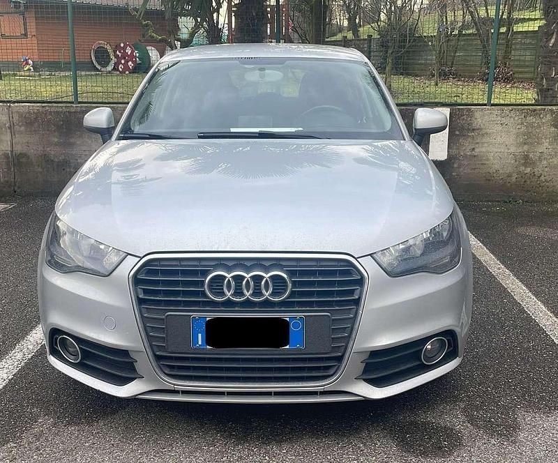 Usata Audi A1 Sportback Attraction 86 CV (63 kW) 2013 Argento Utilitaria