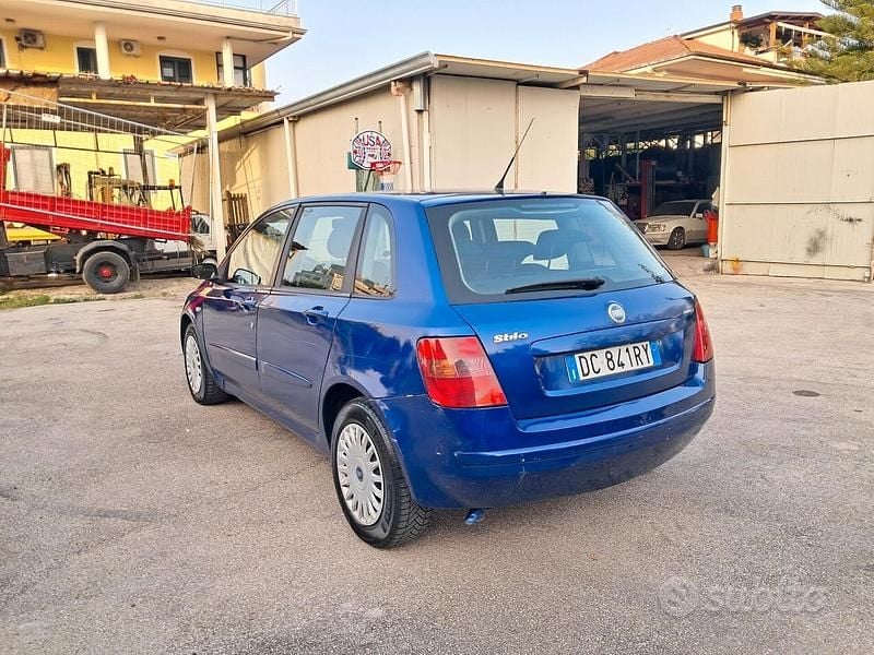 Usata Fiat Stilo Dynamic 120 CV (88 kW) 2006 Blu Berlina