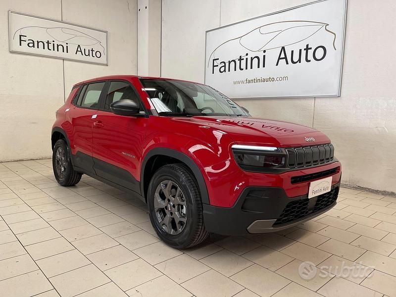 Nuova Jeep Avenger Longitude 101 CV (74 kW) 2025 Rosso SUV
