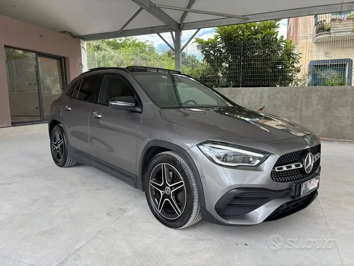 Usata Mercedes GLA220 AMG 190 CV (139 kW) 2022 Grigio SUV