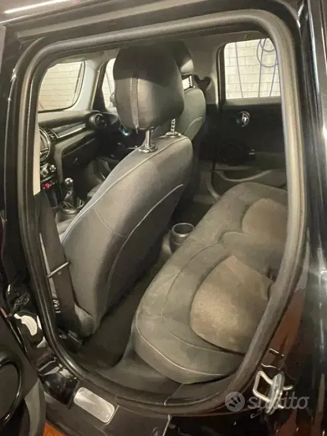 Usata Mini Cooper D 116 CV (85 kW) 2018 Nero Utilitaria