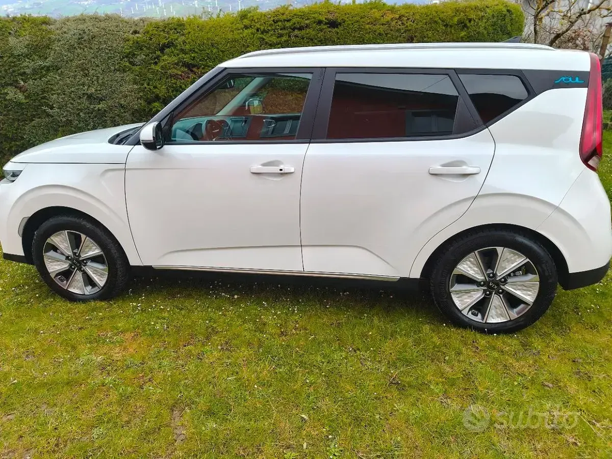 Usata Kia Soul EV 28 kW (39 CV) 2022 Bianco SUV