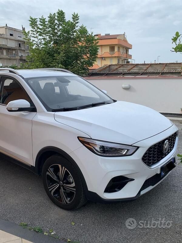 Usata MG ZS Comfort 106 CV (77 kW) 2024 Bianco Berlina