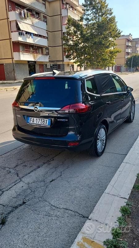 Usata Opel Zafira 150 CV (110 kW) 2015 Nero Monovolume