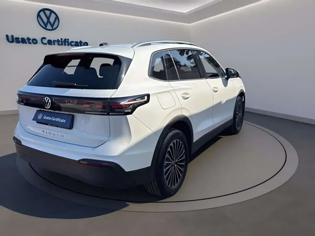 Nuova VW Tiguan Edition 150 CV (110 kW) 2026 Bianco puro SUV
