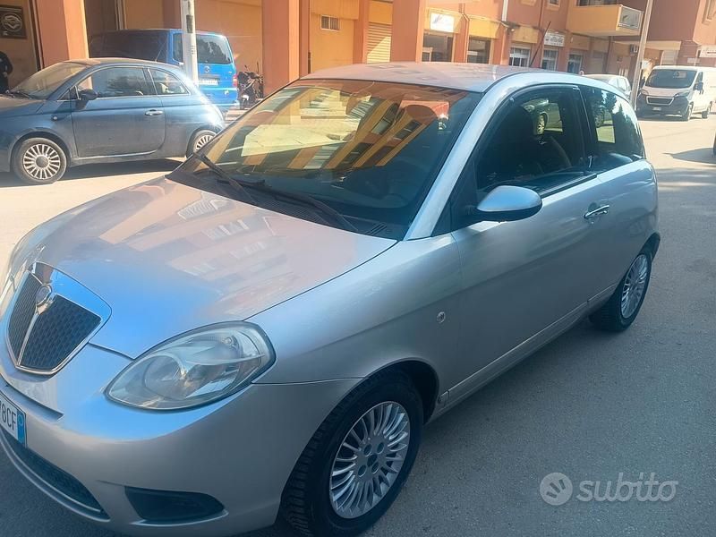 Usata Lancia Ypsilon 60 CV (44 kW) 2008 Grigio Utilitaria