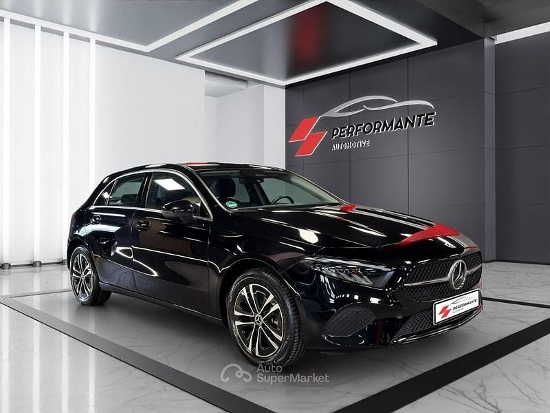 Usata Mercedes A180 Advanced 163 CV (119 kW) 2024 Nero Berlina
