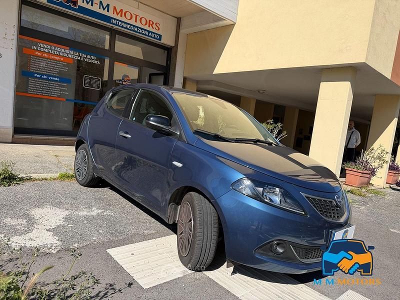 Usata Lancia Ypsilon Silver 71 CV (52 kW) 2023 Blu Utilitaria
