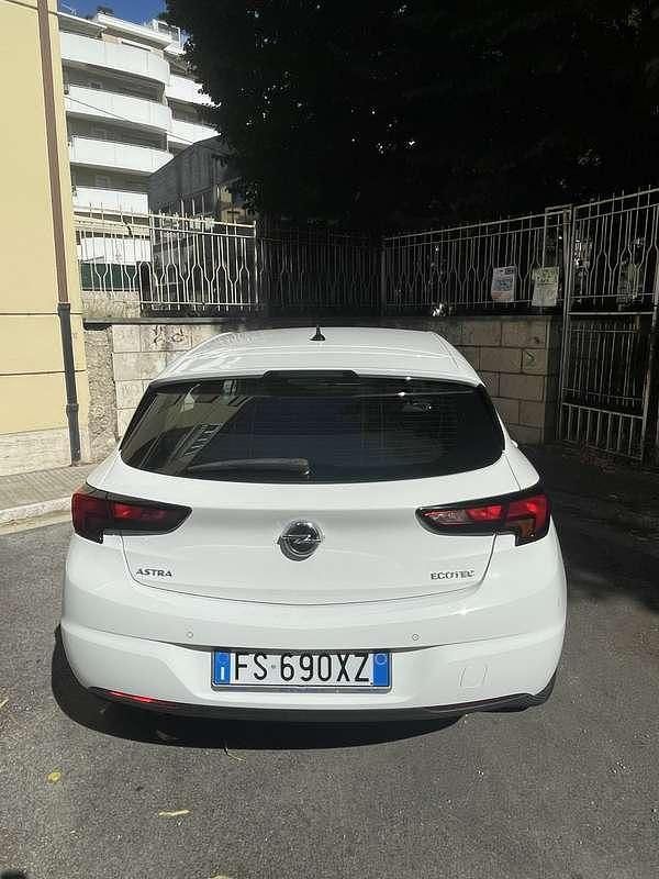 Usata Opel Astra Dynamic 110 CV (80 kW) 2018 Berlina