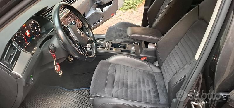 Usata VW Passat 150 CV (110 kW) 2019 Grigio Station wagon
