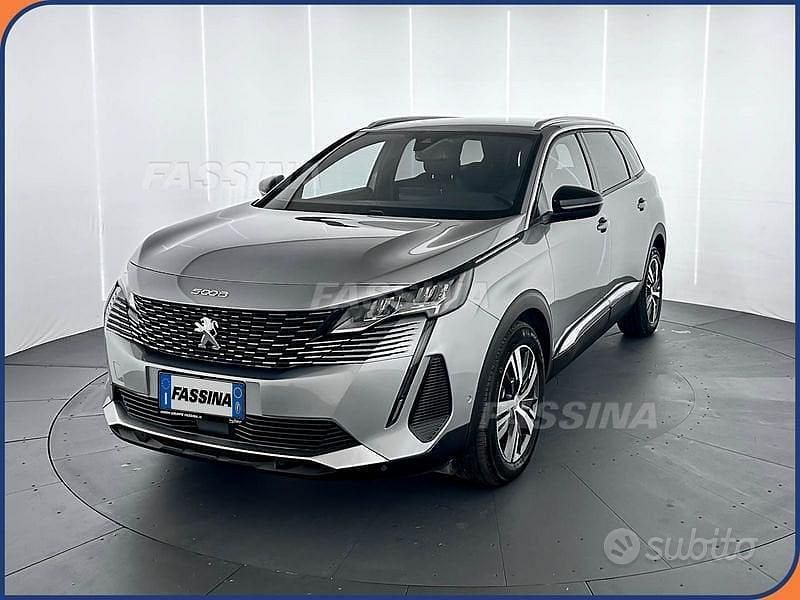 Usata Peugeot 5008 Allure 131 CV (96 kW) 2024 Grigio SUV