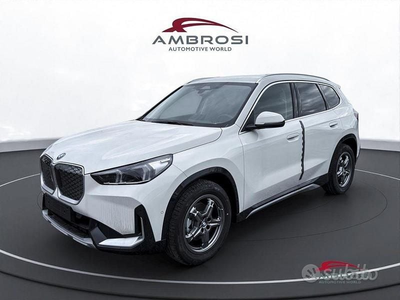 Usata BMW iX1 xLine 150 kW (204 CV) 2025 Alpin white pastello SUV