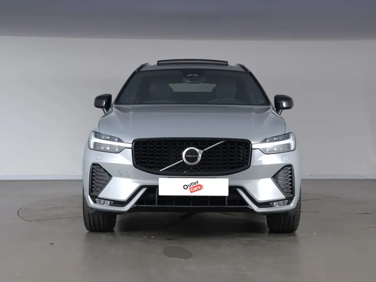Usata Volvo XC60 Plus 250 CV (183 kW) 2023 Aurora silver SUV