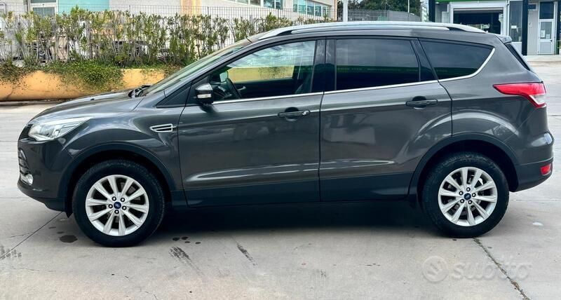 Usata Ford Kuga Titanium 163 CV (119 kW) 2017 Grigio SUV