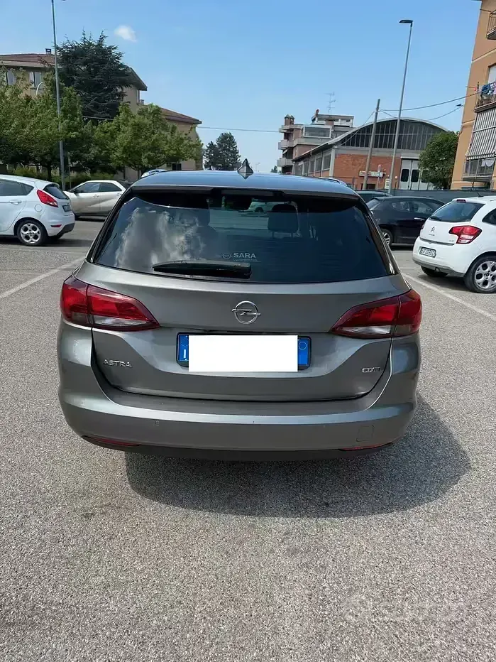 Usata Opel Astra 110 CV (80 kW) 2017 Grigio Station wagon