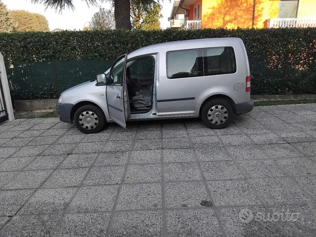 Usata VW Caddy 109 CV (80 kW) 2008 Monovolume