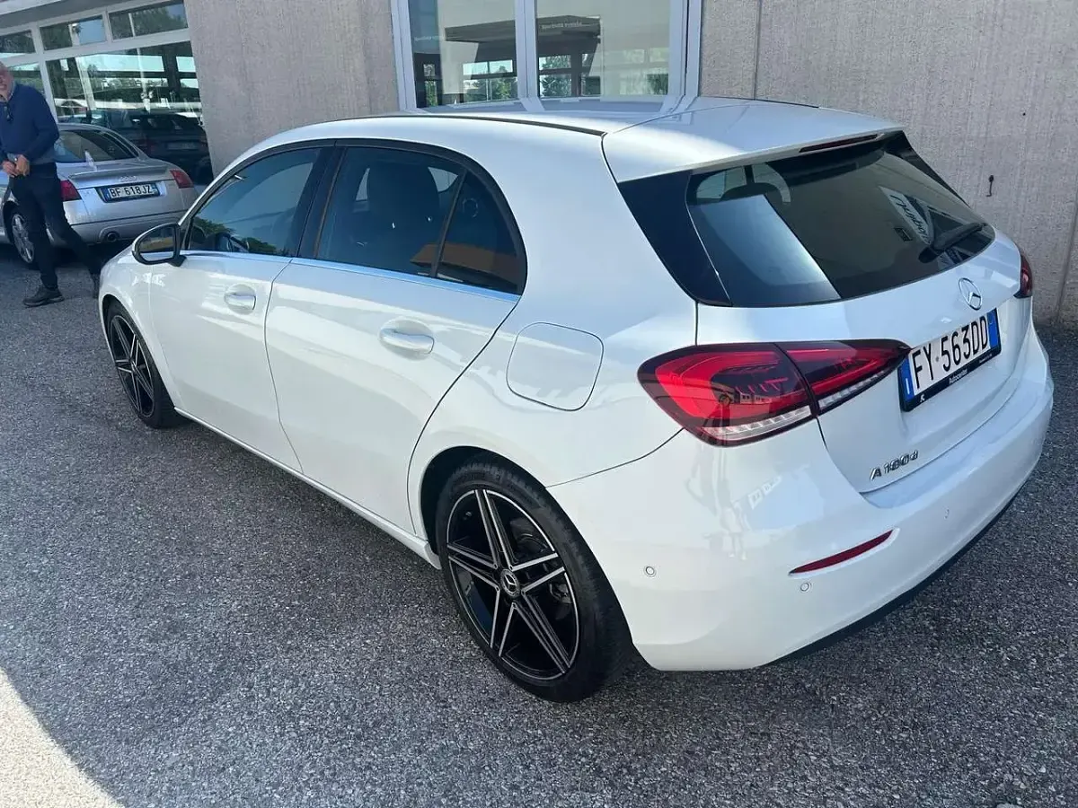 Usata Mercedes A180 AMG 116 CV (85 kW) 2019 Bianco Berlina
