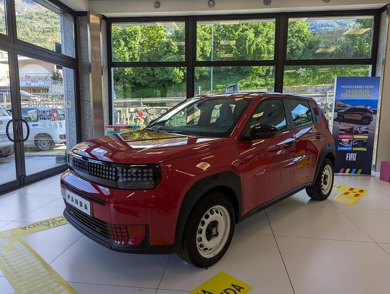 Rosso Nuova 2025 Fiat Grande Panda Due volumi | 16.900 € (Super prezzo) - Immagine 1/4
