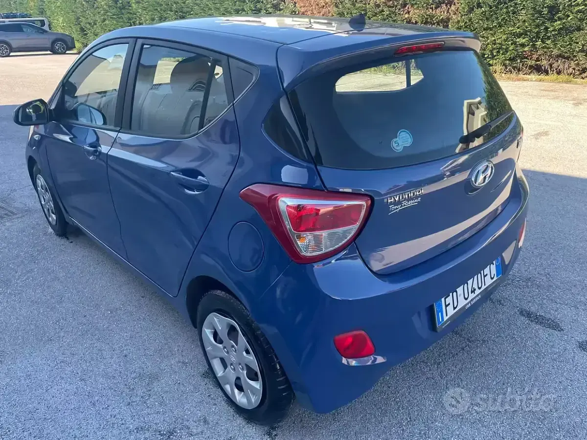 Usata Hyundai i10 66 CV (48 kW) 2016 Blu Utilitaria