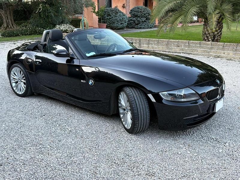 Usado BMW Z4 150 HP (110 kW) 2007 Preto Cabrios