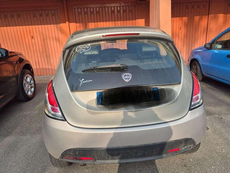 Usata Lancia Ypsilon Gold 95 CV (69 kW) 2011 Utilitaria