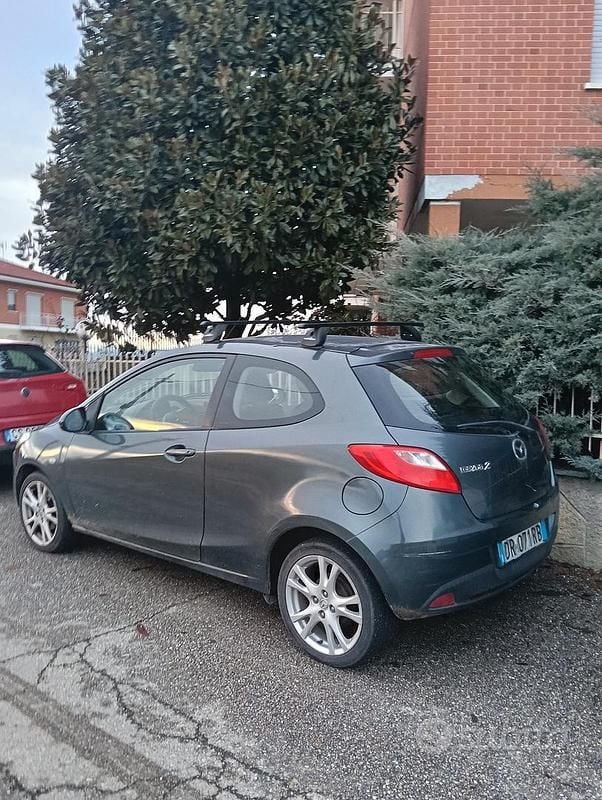 Usata Mazda 2 75 CV (55 kW) 2008 Grigio Utilitaria