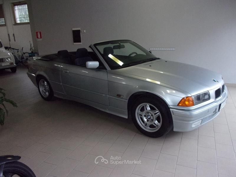 Usata BMW 318 Cabriolet 116 CV (85 kW) 1996 Argento Cabrio