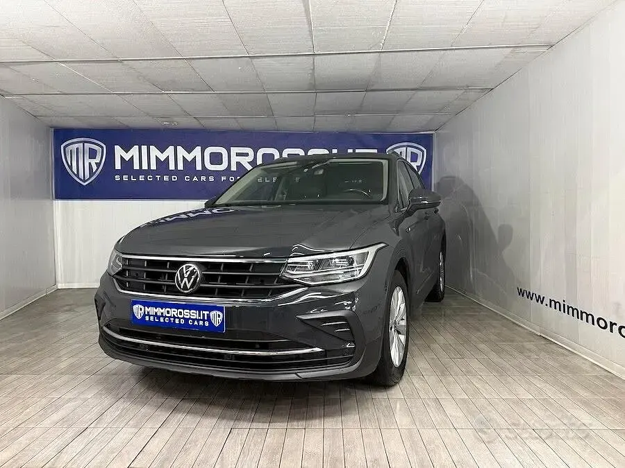 Usata VW Tiguan Life 150 CV (110 kW) 2022 Grigio SUV