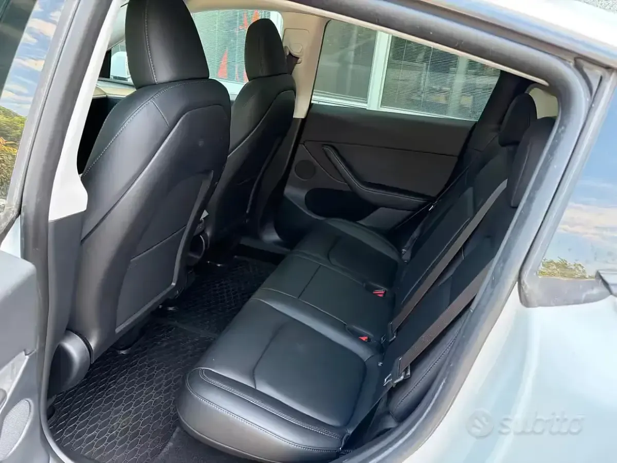 Usata Tesla Model Y RWD 125 kW (170 CV) 2023 Bianco SUV