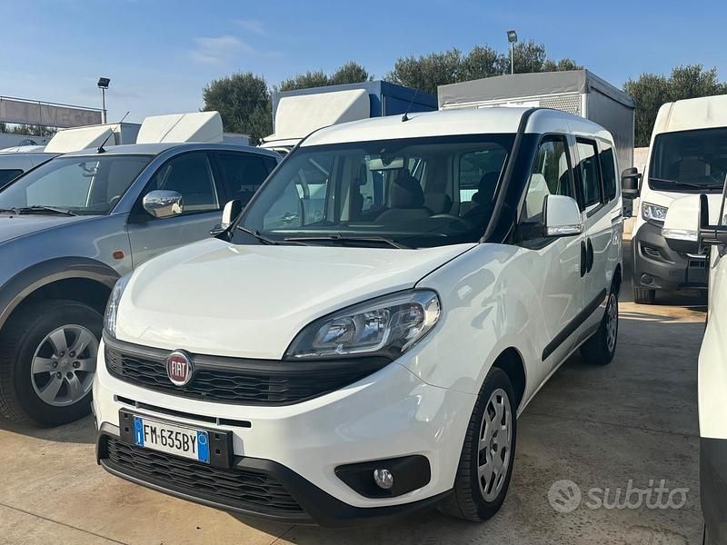 Usata Fiat Doblò 120 CV (88 kW) 2017 Bianco Monovolume