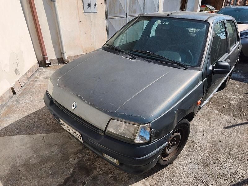Usata Renault Clio 78 CV (57 kW) 1993 Grigio Utilitaria