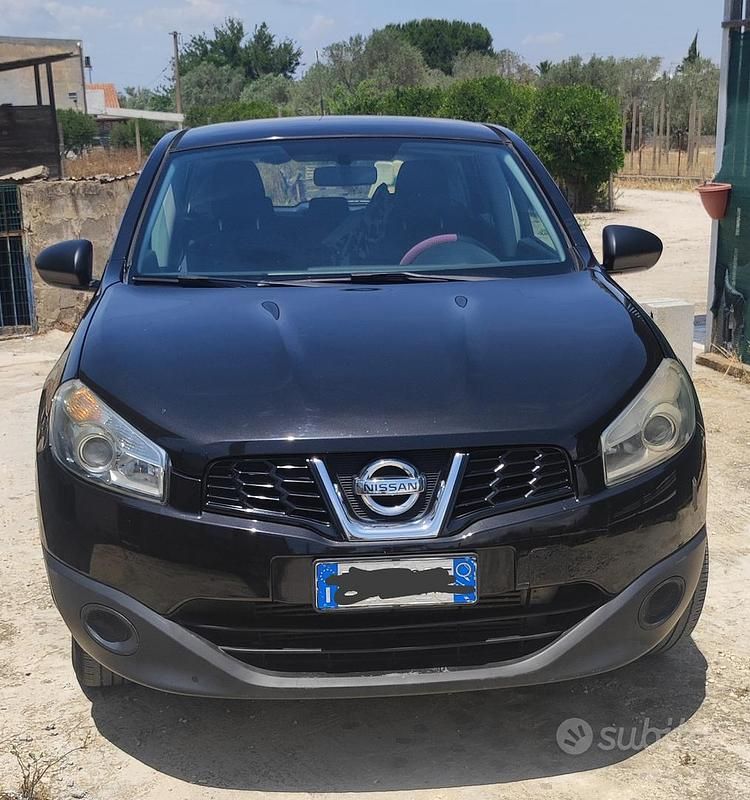 Nero Usata 2013 Nissan Qashqai SUV | 6800 € (Ottimo prezzo) - Immagine 1/4