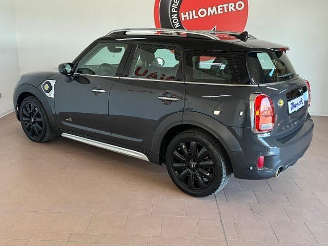 Usata Mini Countryman Business 135 CV (99 kW) 2020 Grigio SUV