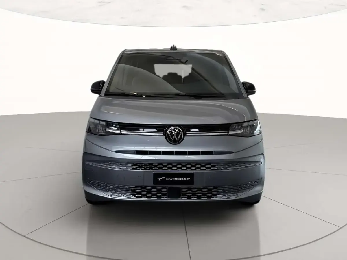 Nuova VW Multivan Life 150 CV (110 kW) 2026 Argento mono metallizzato Monovolume