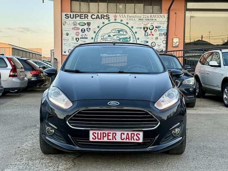 Usata Ford Fiesta Ghia 90 CV (66 kW) 2016 Nero Berlina