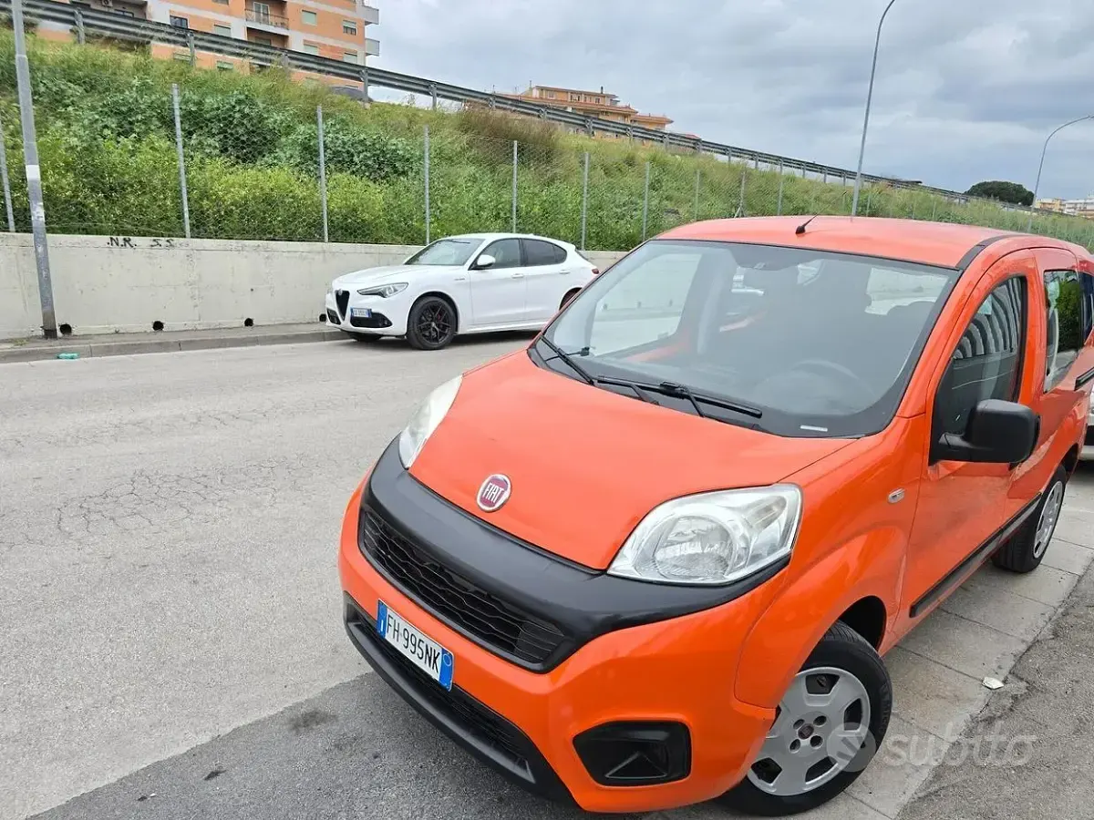 Usata Fiat Qubo Lounge 77 CV (56 kW) 2017 Nero Monovolume