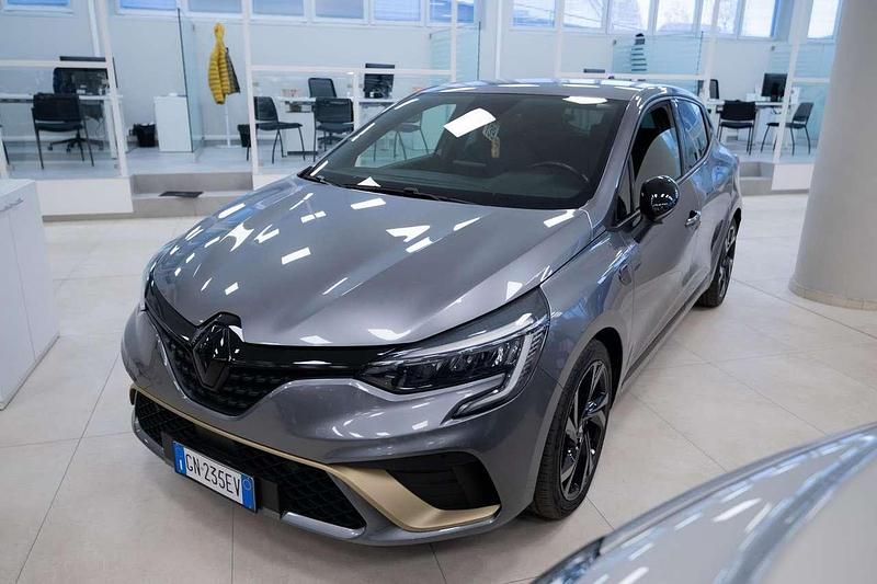 Grigio Usata 2023 Renault Clio V Engineered Tre volumi | 16.900 € (Buon prezzo) - Immagine 1/3